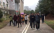 外国语学院开展健步走及校园环境整治活动