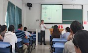 上海外国语大学李维屏教授来校讲学