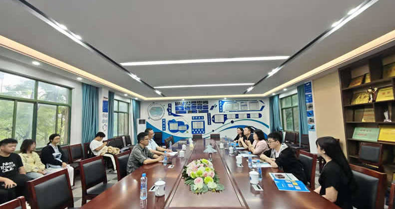 江西小溪文化传媒有限公司赴外国语学院举办跨境电商专场招聘会